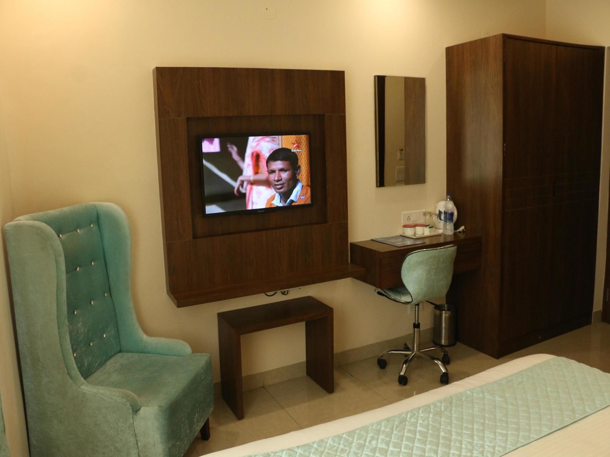 Hotel Rk Grande Λουντιάνα Εξωτερικό φωτογραφία